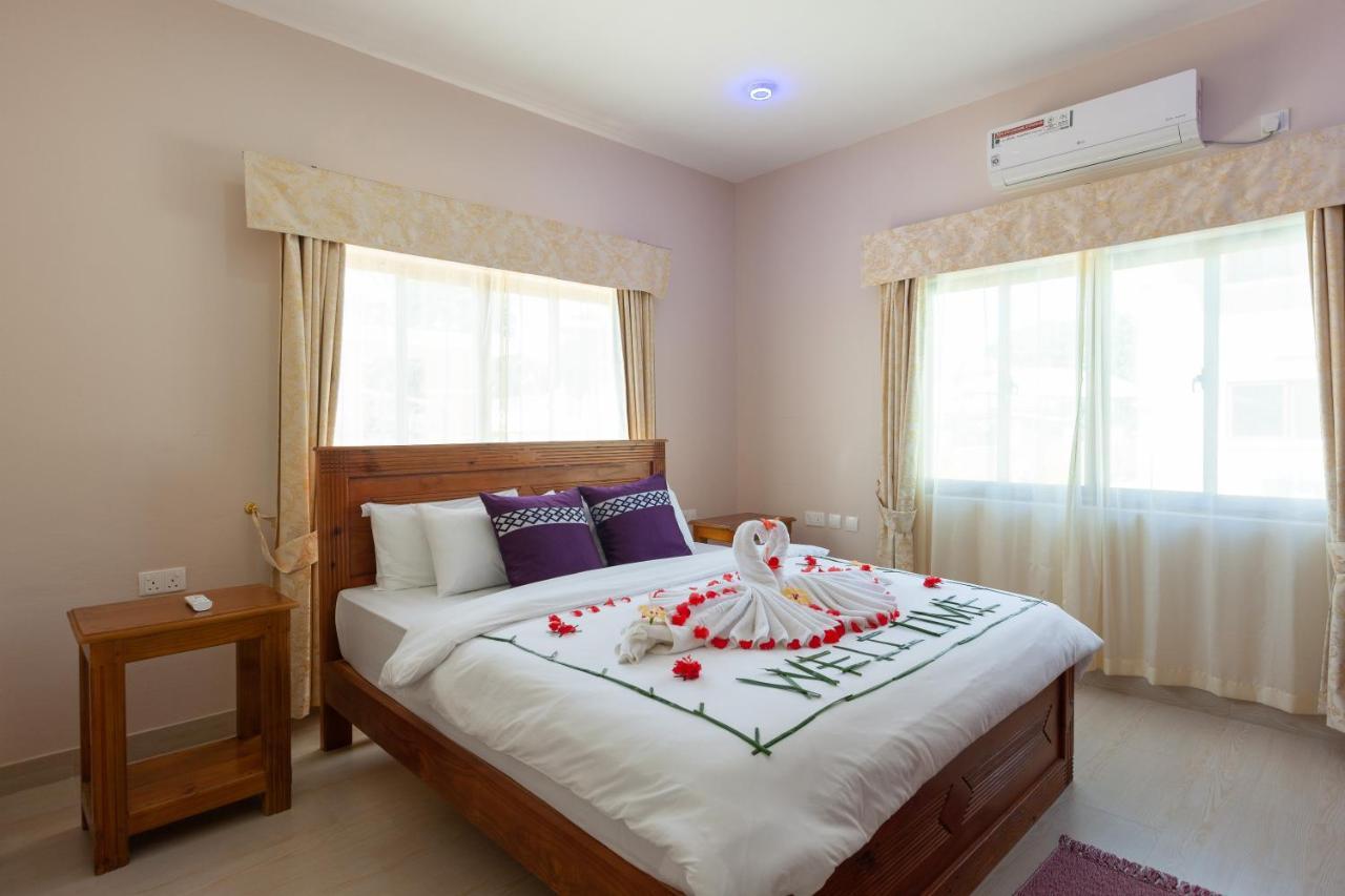 สโตน เซลฟ์แคเตอริง อพาร์ตเมนต์ Apartment Grand Anse  ภายนอก รูปภาพ