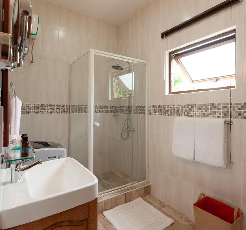 สโตน เซลฟ์แคเตอริง อพาร์ตเมนต์ Apartment Grand Anse  ภายนอก รูปภาพ